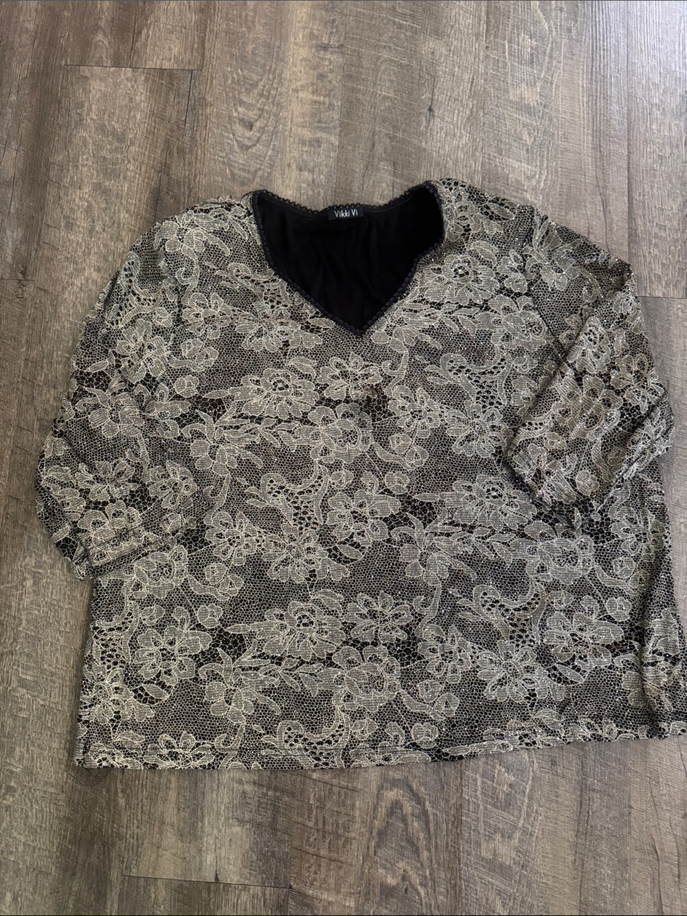 Vikki Vi Black and Cream Floral Lace V-Neck Tunic